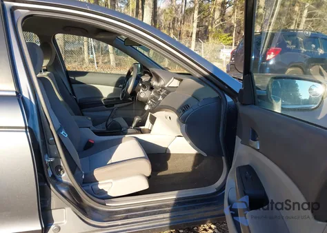 2010 Honda Accord 2.4 Lx из США, поврежденный, VIN 1HGCP2F33AA065895